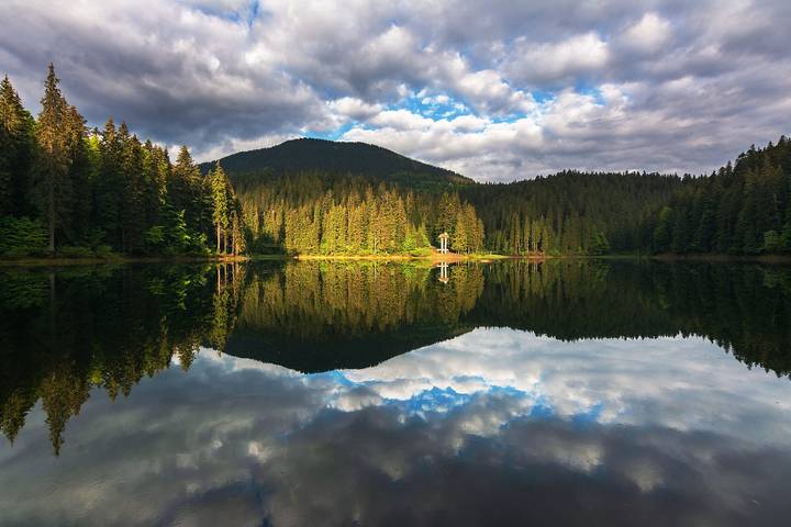 Lake Synevyr